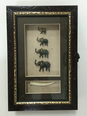 Ключниця настінна дерев'яна "Слони сім'ю", 60029 A 60029 A фото